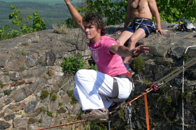 Slackline, highline na hradě Vlčtejn