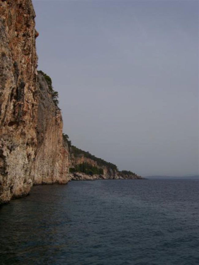 Cliffbase, ostrov Hvar, Chorvatsko