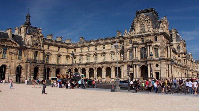 Muzeum Louvre, Tuilerijské zahrady, Paříž, Francie
