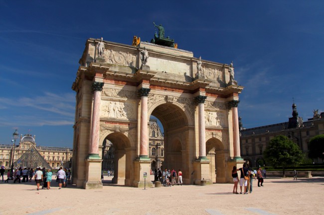 Muzeum Louvre, Tuilerijské zahrady, Paříž, Francie