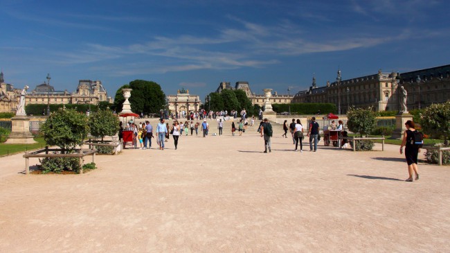 Muzeum Louvre, Tuilerijské zahrady, Paříž, Francie