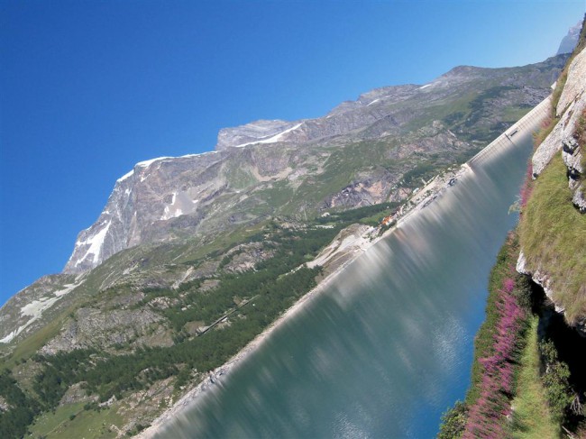 Přehrada Lacul du Chevril, Route des Grandes Alpes, Francie