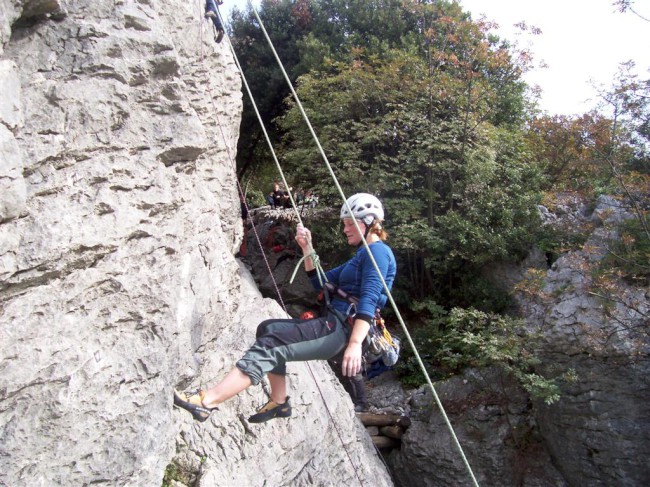 Lezení ve sportovní lezecké oblasti Belvedere, Arco, Itálie