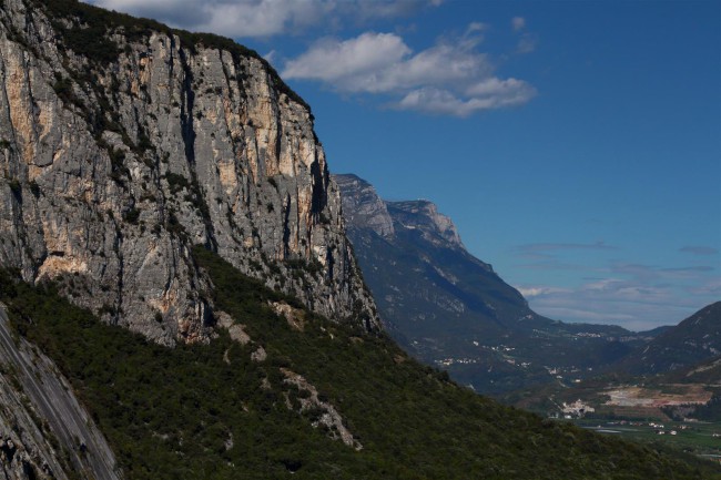 Lezení v lezecké oblasti Parete zebrata, Pietramurata, Jižní Tyrolsko, Itálie