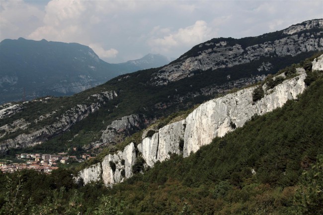Lezení v lezecké oblasti Nago, Italie, Trentino, Jižní Tyrolsko