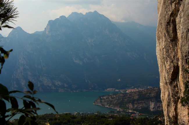 Lezení v lezecké oblasti Nago, Italie, Trentino, Jižní Tyrolsko