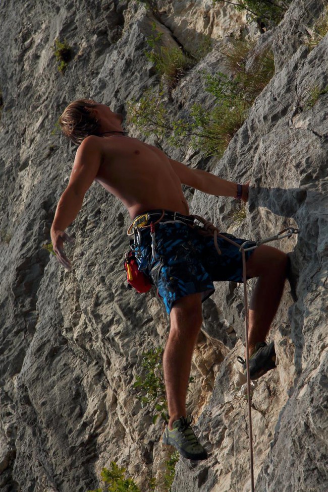 Lezení v lezecké oblasti Nago, Italie, Trentino, Jižní Tyrolsko