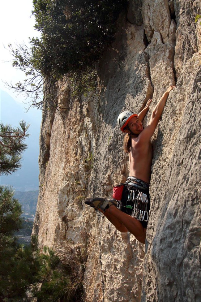 Lezení v lezecké oblasti Nago, Italie, Trentino, Jižní Tyrolsko