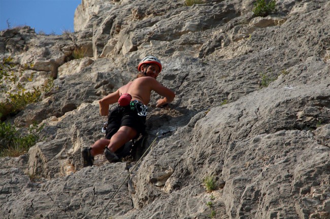 Lezení v lezecké oblasti Nago, Italie, Trentino, Jižní Tyrolsko