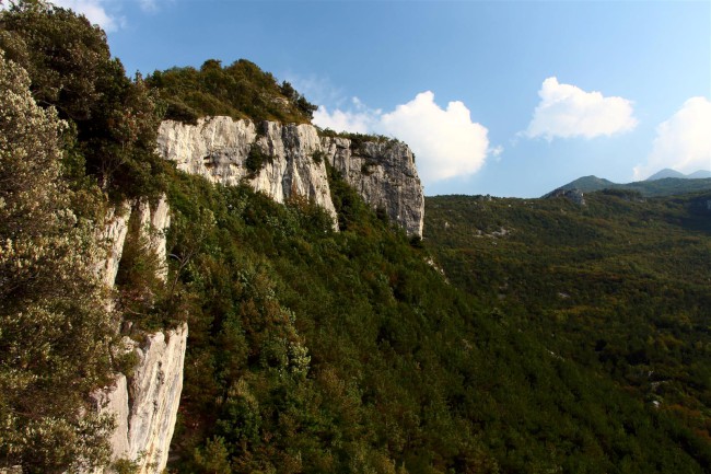 Lezení v lezecké oblasti Nago, Italie, Trentino, Jižní Tyrolsko