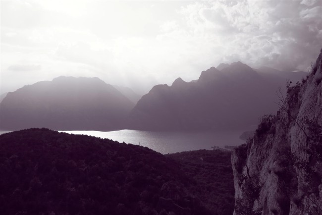 Lezení v lezecké oblasti Nago, Italie, Trentino, Jižní Tyrolsko