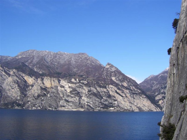 Jezero Lago di Garda, Itálie, Dolomity, Brenta