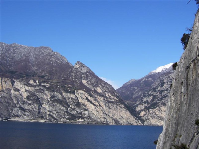 Jezero Lago di Garda, Itálie, Dolomity, Brenta