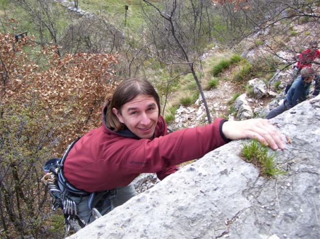 Lezení na skalách v oblasti Rovereto, Crosano, Itálie, Dolomity, Brenta