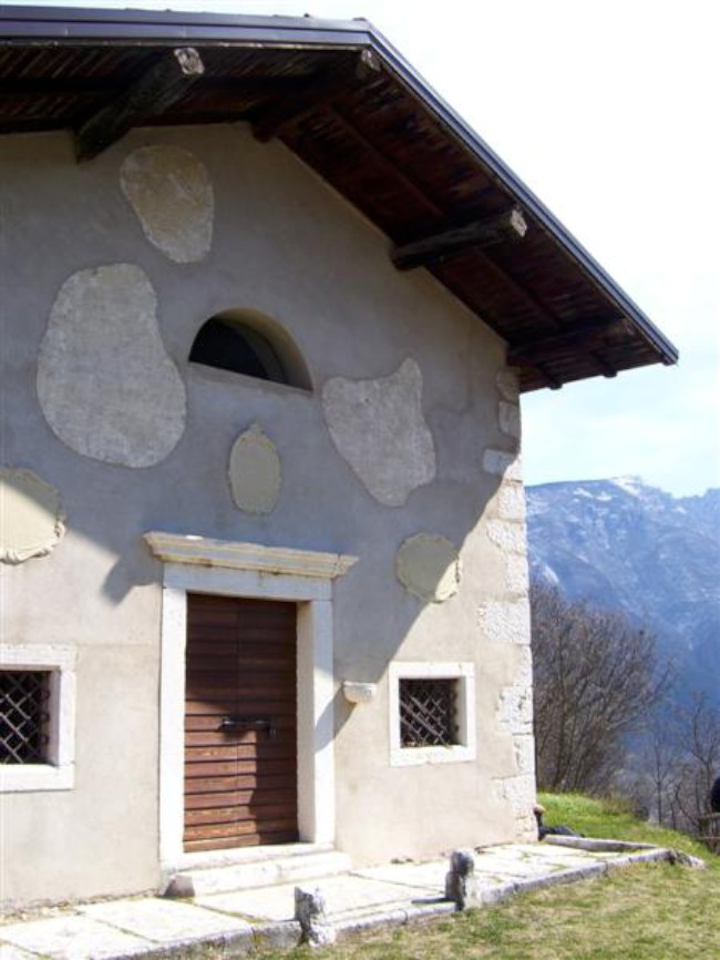 Lezení na skalách v oblasti Rovereto, Crosano, Itálie, Dolomity, Brenta