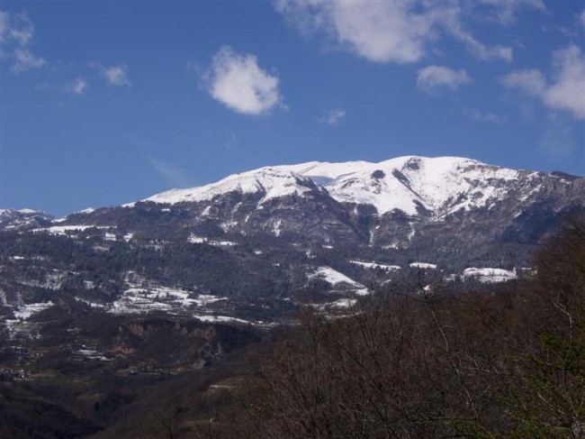 Lezení na skalách v oblasti Rovereto, Crosano, Itálie, Dolomity, Brenta