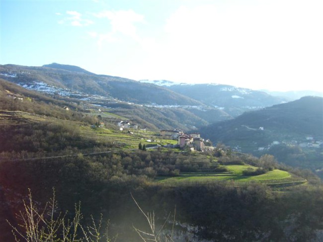 Lezení na skalách v oblasti Rovereto, Crosano, Itálie, Dolomity, Brenta