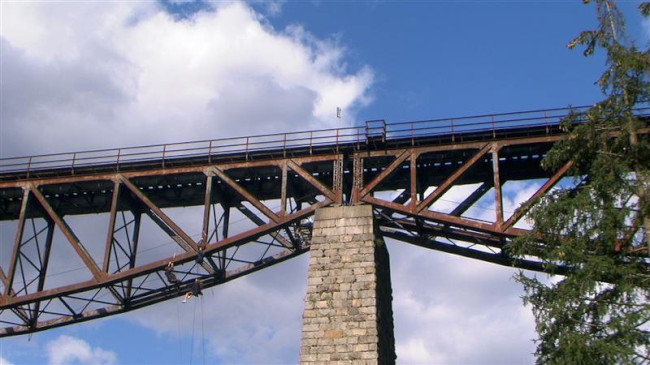 Jak obědvají horolezci, most na přehradě Hracholusky