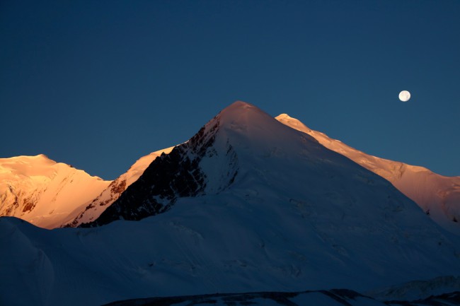 Výstup do prvního výškového tábora C1, Kyrgyzstán, Expedice Pik Lenina