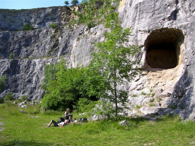 Lezení na skalách ve vápencovém lomu Mořina, Alkazar, Srbsko