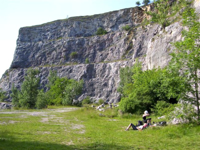 Lezení na skalách ve vápencovém lomu Mořina, Alkazar, Srbsko