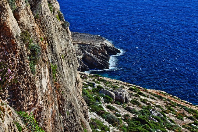 Lezení v oblasti Għar Lapsi, ostrov Malta