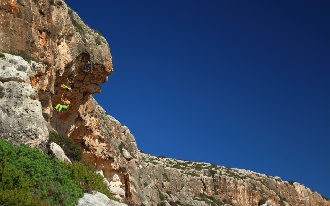 Lezení v oblasti Għar Lapsi, ostrov Malta