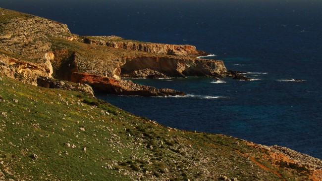 Lezení v oblasti Għar Lapsi, ostrov Malta