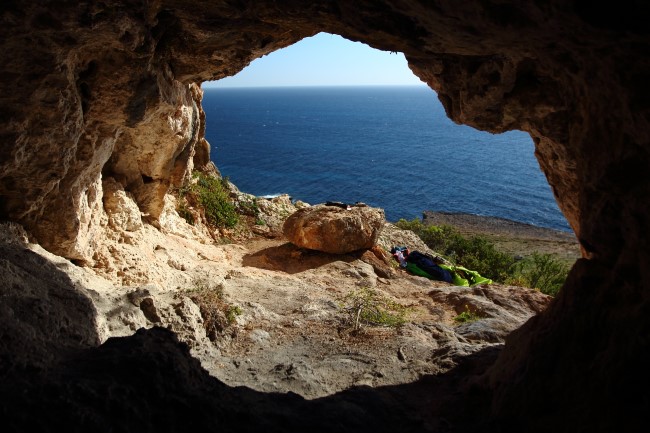 Lezení v oblasti Għar Lapsi, ostrov Malta