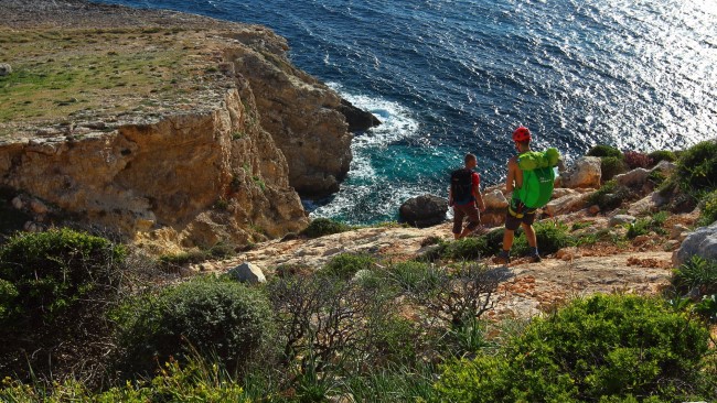 Lezení v oblasti Għar Lapsi, ostrov Malta