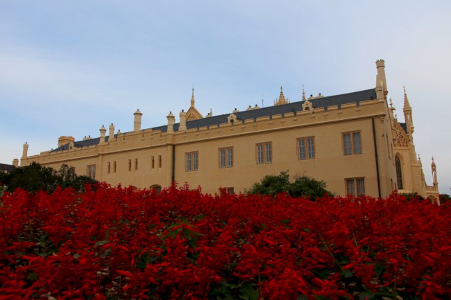 Zámek Lednice, zámecky park, Minaret, rozhledna, Pálava, Jižní Morava