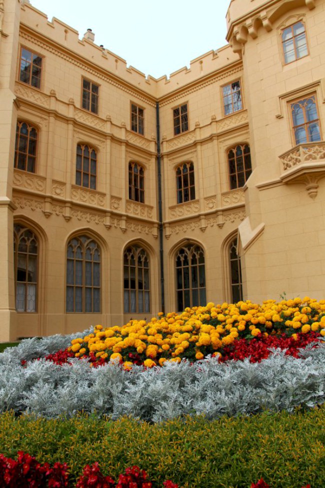 Zámek Lednice, zámecky park, Minaret, rozhledna, Pálava, Jižní Morava