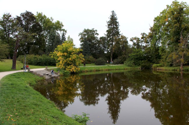 Zámek Lednice, zámecky park, Minaret, rozhledna, Pálava, Jižní Morava