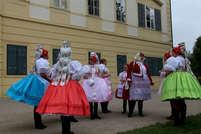 Valtice, renesanční zámek, město, Pálava, Jižní Morava