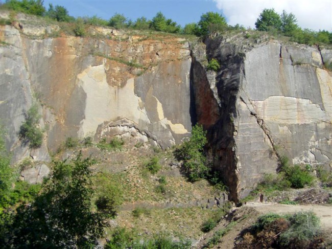 Malá amerika, zatopený vápencový lom, Mořina, Beroun, Lezecký čundr Vápencové lomy Mořina