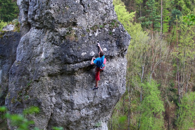 Lezení na skalách Rote Wand, Ammerthaler Wand, Frankenjura, Německo