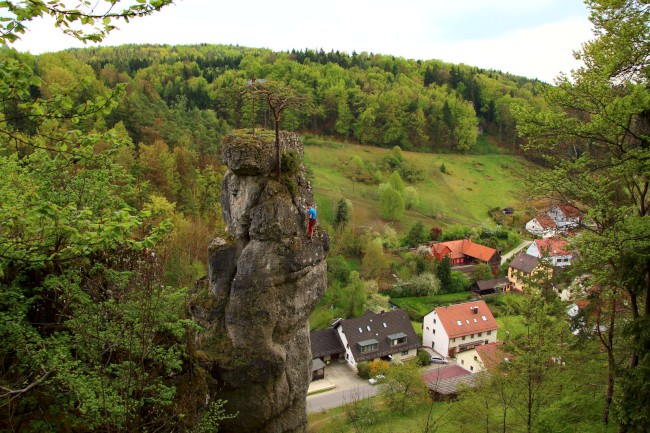 Lezení na skalách Rote Wand, Ammerthaler Wand, Frankenjura, Německo
