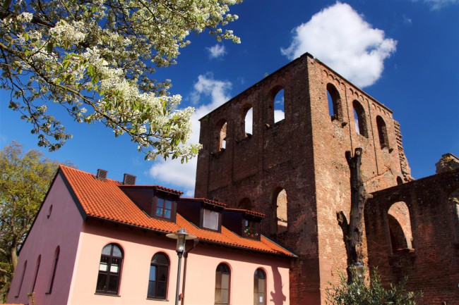 Zřícenina kláštera Limburk, Bad Dürkheim, Porýní-Falc, Německo