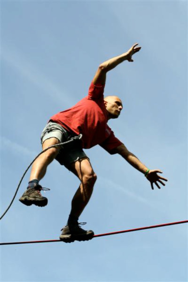 Highline mezi pískovcovými věžemi, Petzl Slackline Trip, Ostrov