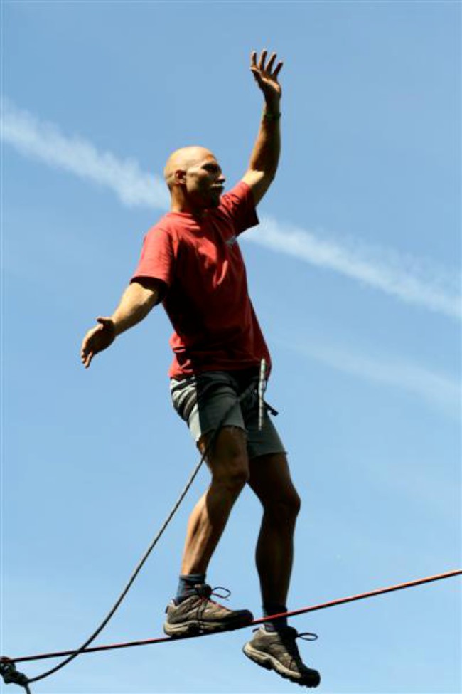 Highline mezi pískovcovými věžemi, Petzl Slackline Trip, Ostrov