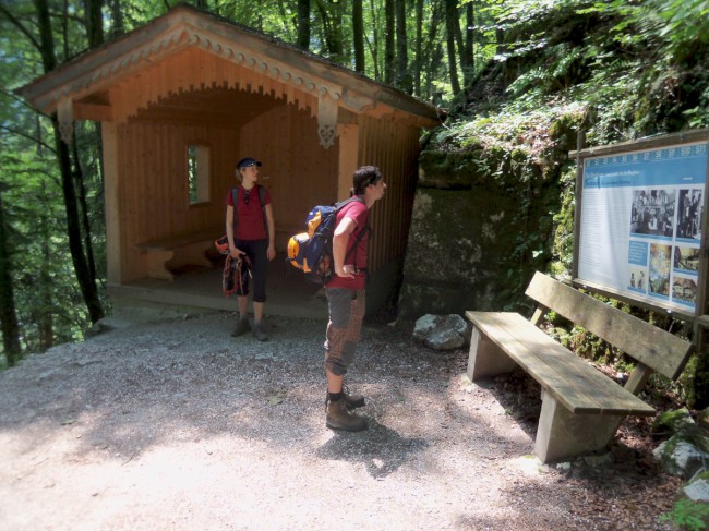 Sestup Echernwand klettersteig, Hallstat, Rakousko, Solná komora, Dachstein, Alpy