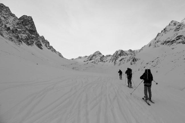 Výstup po ledovci Längentalferner na Längentaler Weißer Kogel, Stubaiské Alpy, Rakoukso