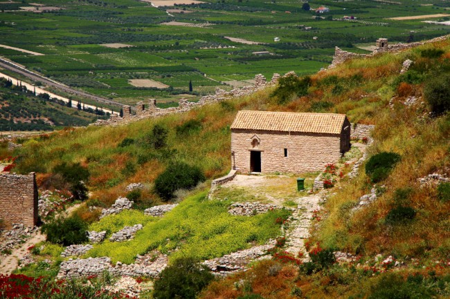 Akrokorinth, pevnost, středověký hrad, Peloponés, Řecko