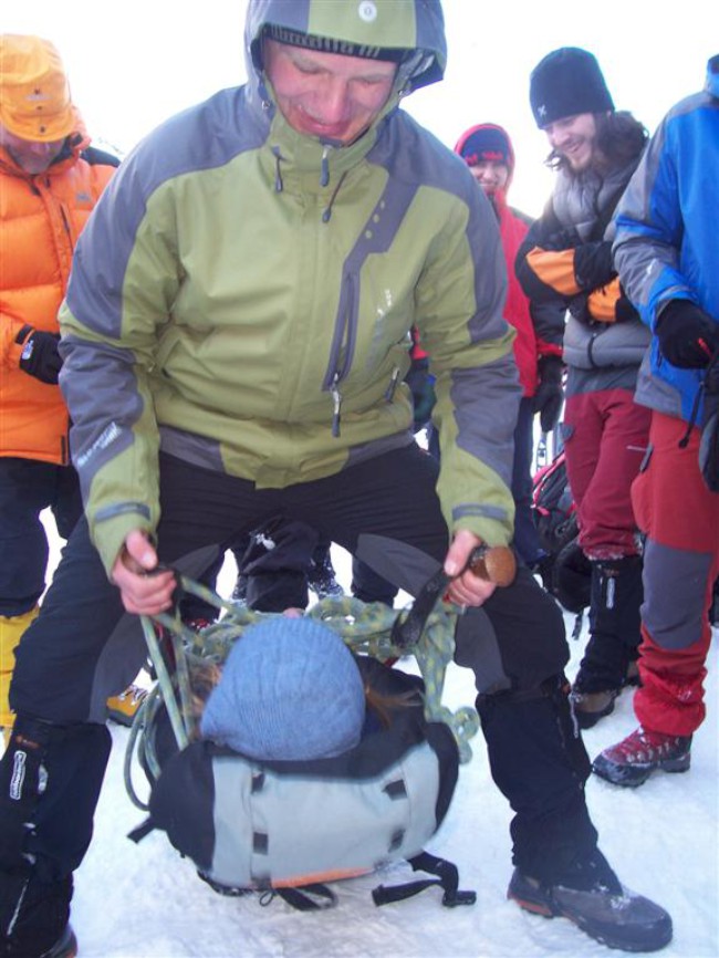 Transport zraněného, záchrana v horském terénu, Vysoké Tatry, kurz horského průvodce