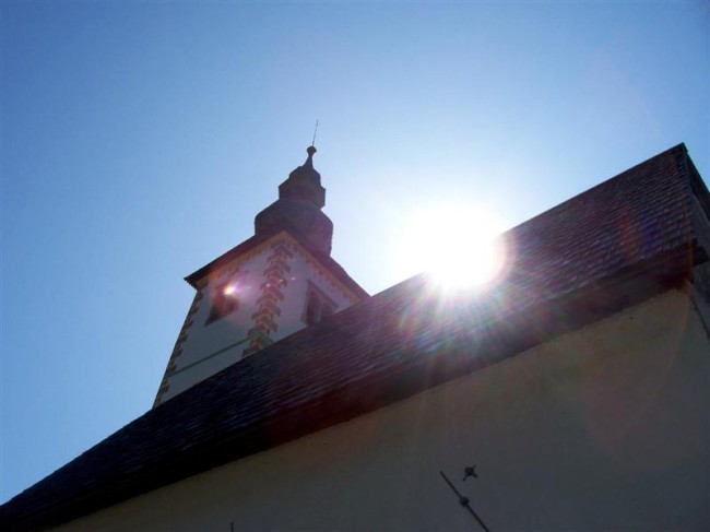 Julské alpy, Bohinjske jezero, Ribčev laz, kostel sv. Jana křtitele, Slovinsko