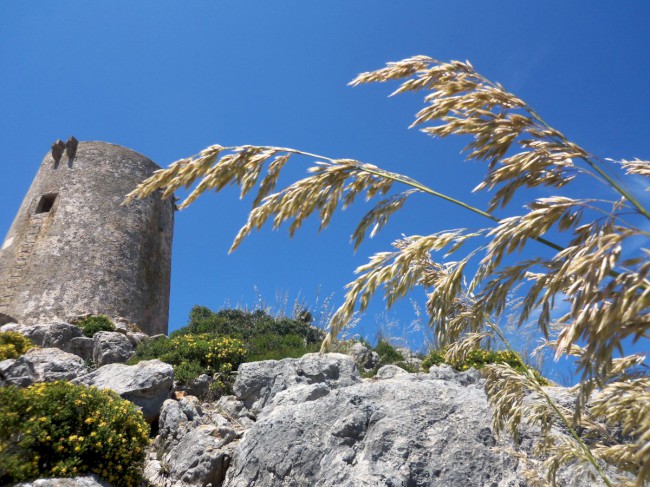 Strážní věž Talaia d'Albercuix, Cap de Formentor, Port Pollenca, Mallorca, Baleárské ostrovy, Španělsko