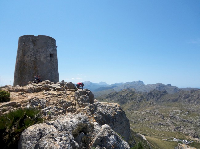 Strážní věž Talaia d'Albercuix, Cap de Formentor, Port Pollenca, Mallorca, Baleárské ostrovy, Španělsko