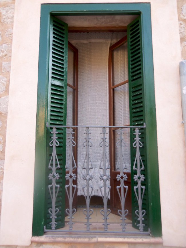 Město Deiá, pohoří Serra de Tramuntana, Mallorca, Baleárské ostrovy, Španělsko