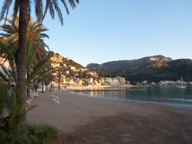 Přístavní město Port de Sollér, pohoří Serra de Tramuntana, Mallorca, Baleárské ostrovy, Španělsko