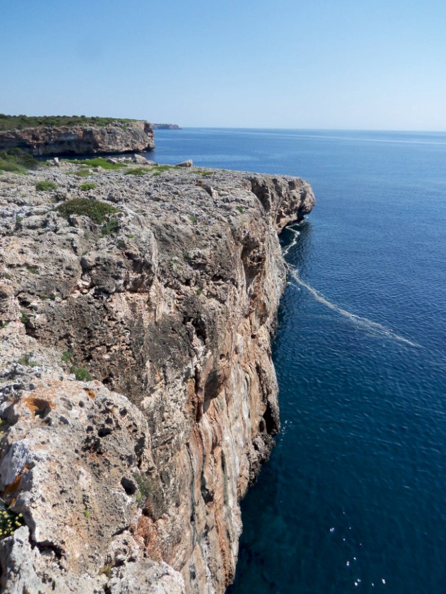 Lezení na útesech Cala sa Nau, DWS (Deep water soloing), Santanyí , Mallorca, Baleárské ostrovy, Španělsko